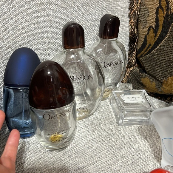 Parfum empty bottles ๐ฅฐ๐โ
๐ - Picture 9 of 9